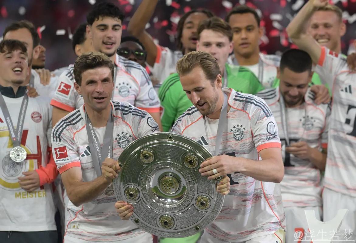 拜仁平局提前两轮夺冠 凯恩收获生涯首冠 拜仁平局提前两轮夺冠 凯恩收获生涯首冠