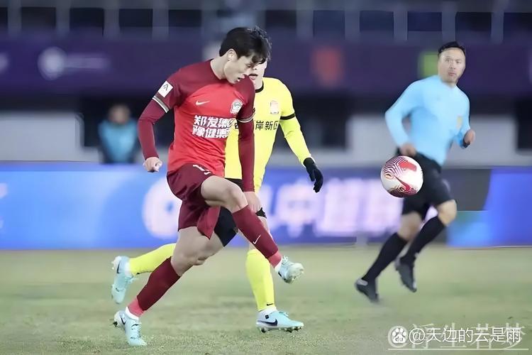 青岛西海岸补时绝杀连进两球3-2逆转河南队 青岛西海岸补时绝杀连进两球3-2逆转河南队